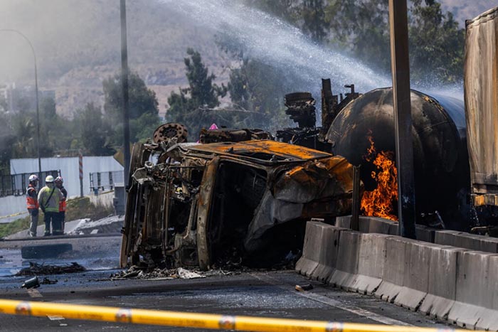 Chile: explosión de camión con gas en Santiago deja 4 muertos y 17 heridos
